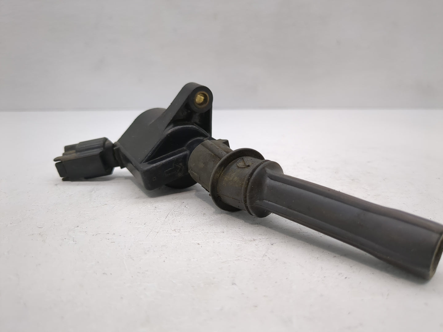 1998-2000 Lincoln Town Car Ignition Coil Igniter Pack - Oemusedautoparts1.com