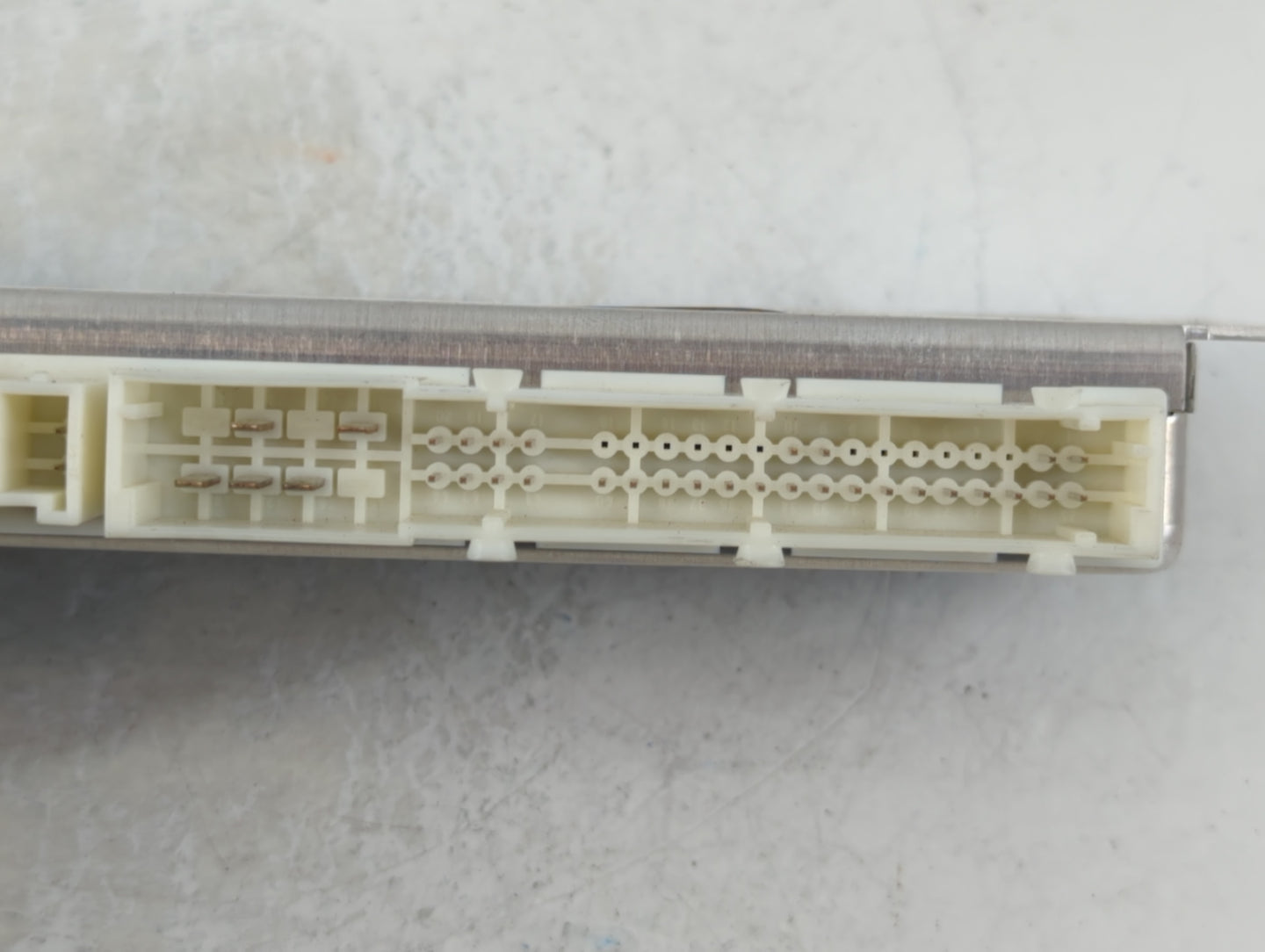 1999-2000 Mercedes-benz C280 Body Control Module Bcm Inner Cabin Fuse Box - Oemusedautoparts1.com