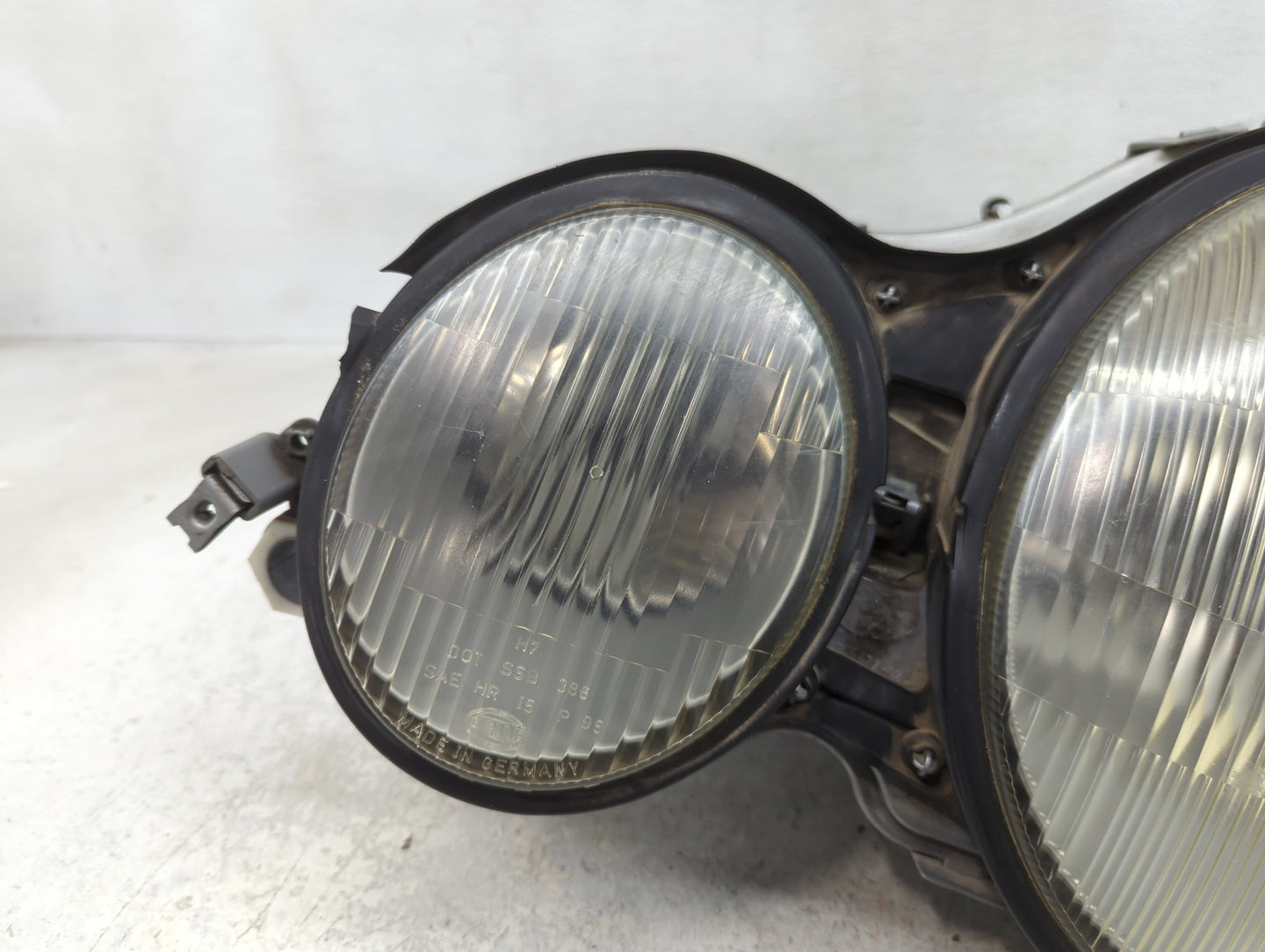 1996-1999 Mercedes-benz E300 Driver Left Oem Head Light Headlight Lamp - Oemusedautoparts1.com