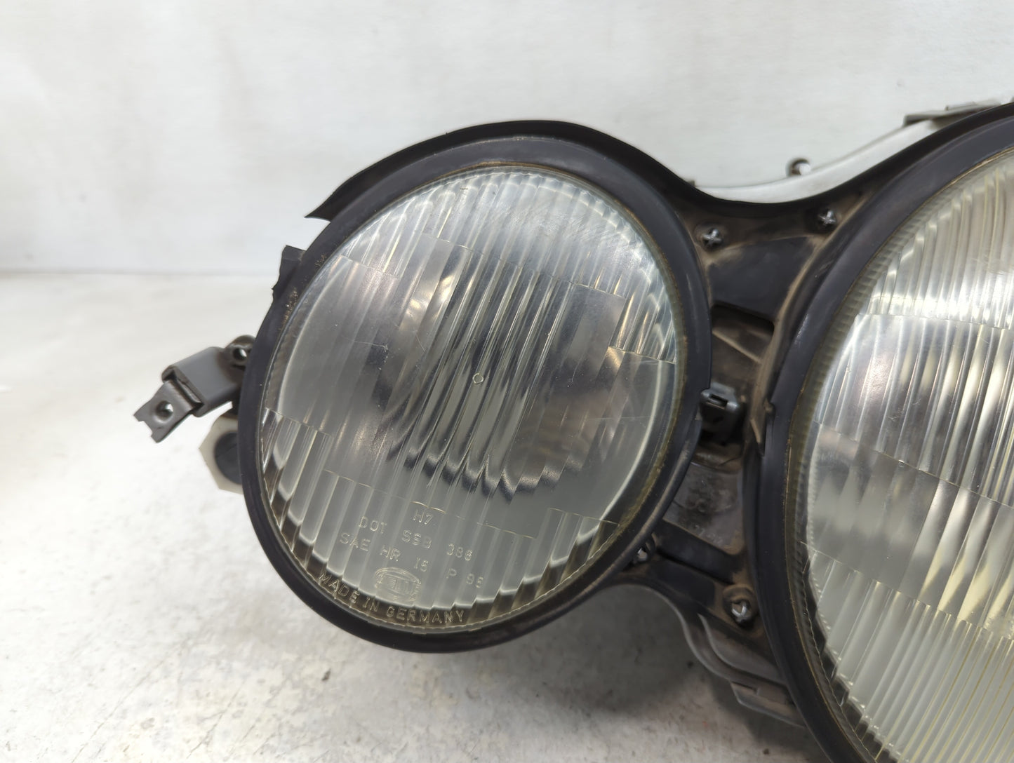 1996-1999 Mercedes-benz E300 Driver Left Oem Head Light Headlight Lamp - Oemusedautoparts1.com