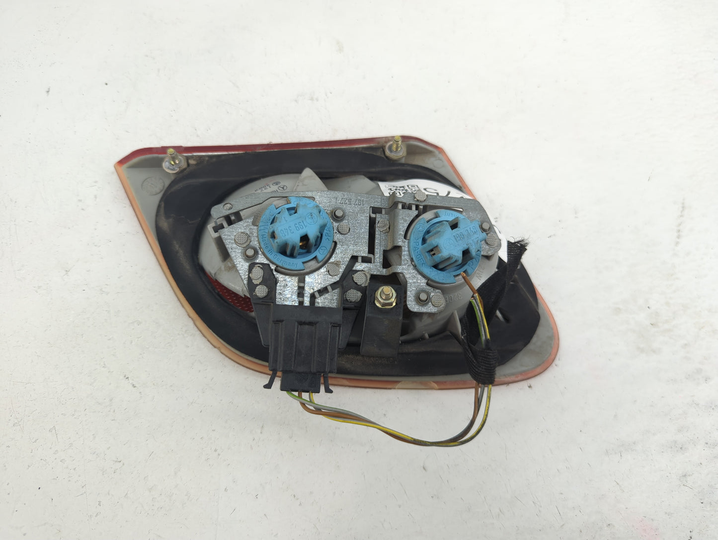 1996-1999 Mercedes-Benz E300 Tail Light Assembly Driver Left OEM P/N:A2108202964 Fits Fits 1996 1997 1998 1999 OEM Used Auto