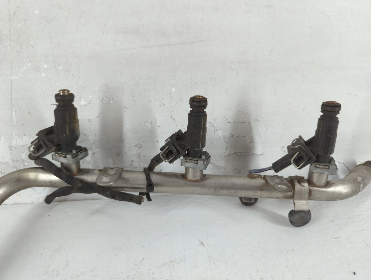 1999 Mercedes-Benz E320 Fuel Injectors P/N:0 280 151 038 A 112 70 00 95 Fits OEM Used Auto Parts - Oemusedautoparts1.com