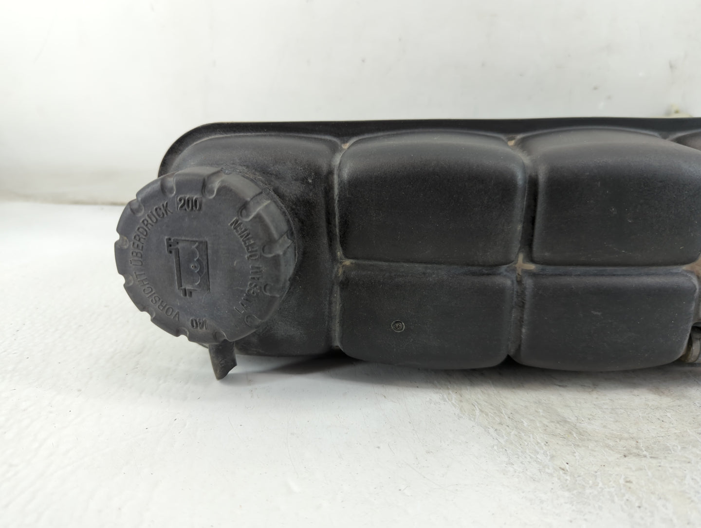 1998-1999 Mercedes-benz E320 Windshield Washer Fluid Reservoir Bottle Oem - Oemusedautoparts1.com