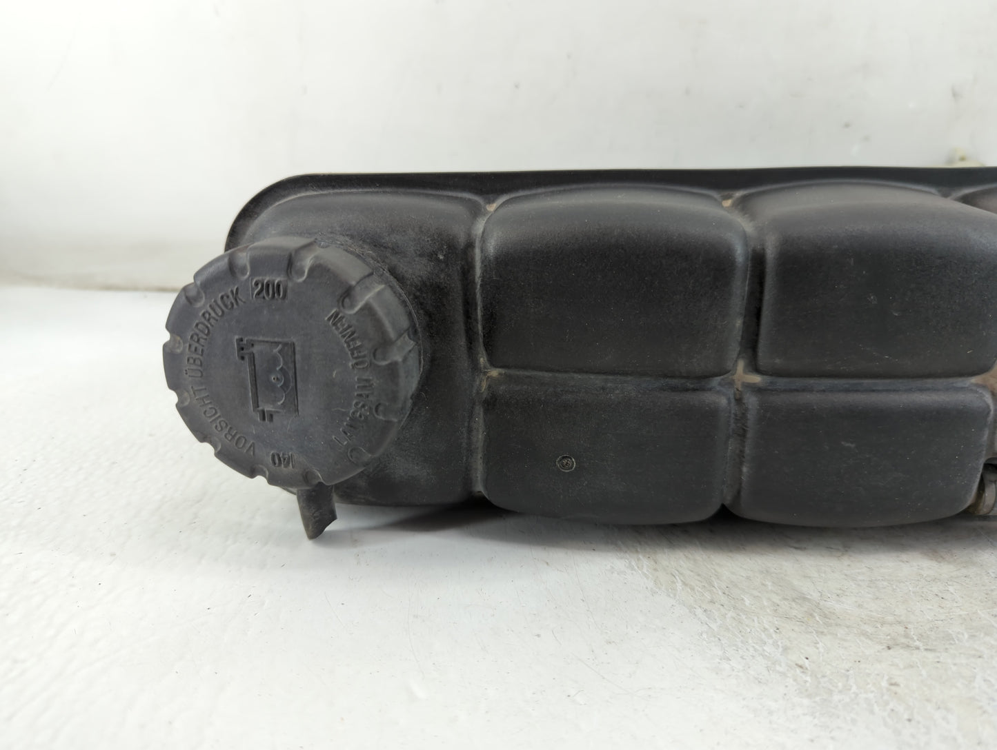 1998-1999 Mercedes-benz E320 Windshield Washer Fluid Reservoir Bottle Oem - Oemusedautoparts1.com