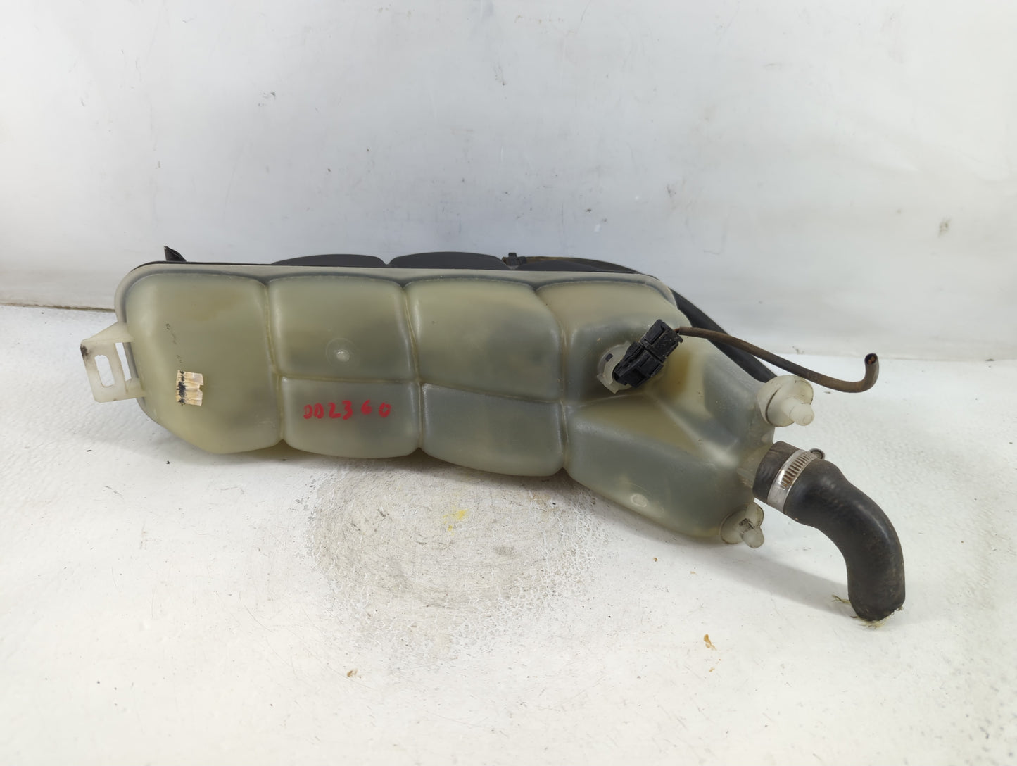 1998-1999 Mercedes-benz E320 Windshield Washer Fluid Reservoir Bottle Oem - Oemusedautoparts1.com