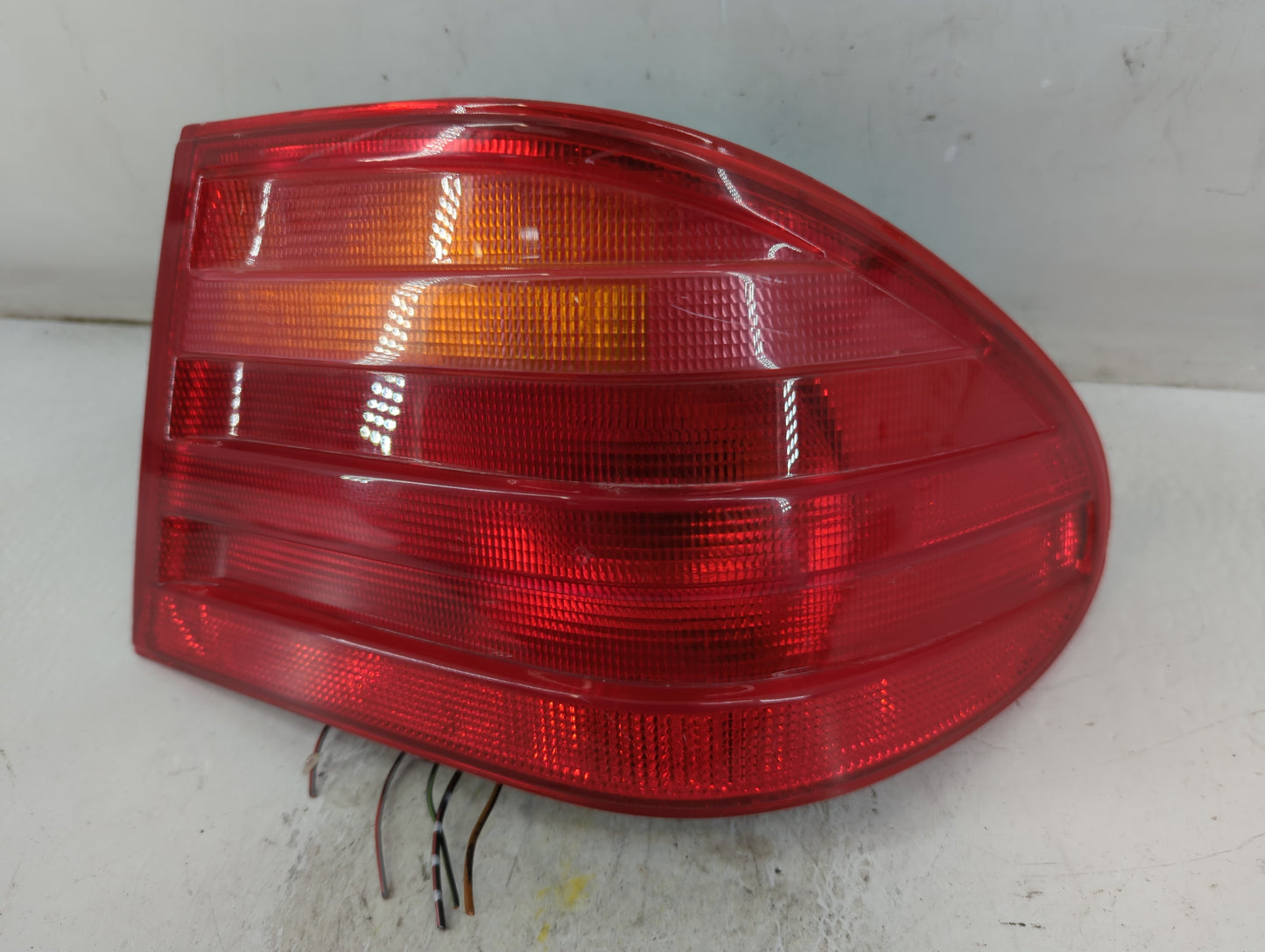 1996-1999 Mercedes-Benz E320 Tail Light Assembly Passenger Right OEM Fits Fits 1996 1997 1998 1999 OEM Used Auto Parts - Oem
