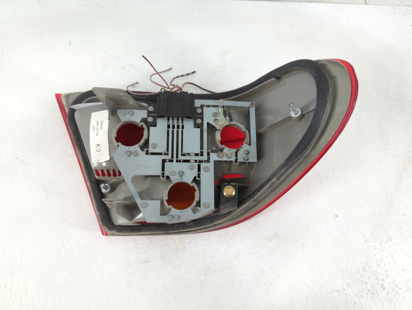 1996-1999 Mercedes-Benz E320 Tail Light Assembly Passenger Right OEM Fits Fits 1996 1997 1998 1999 OEM Used Auto Parts - Oem