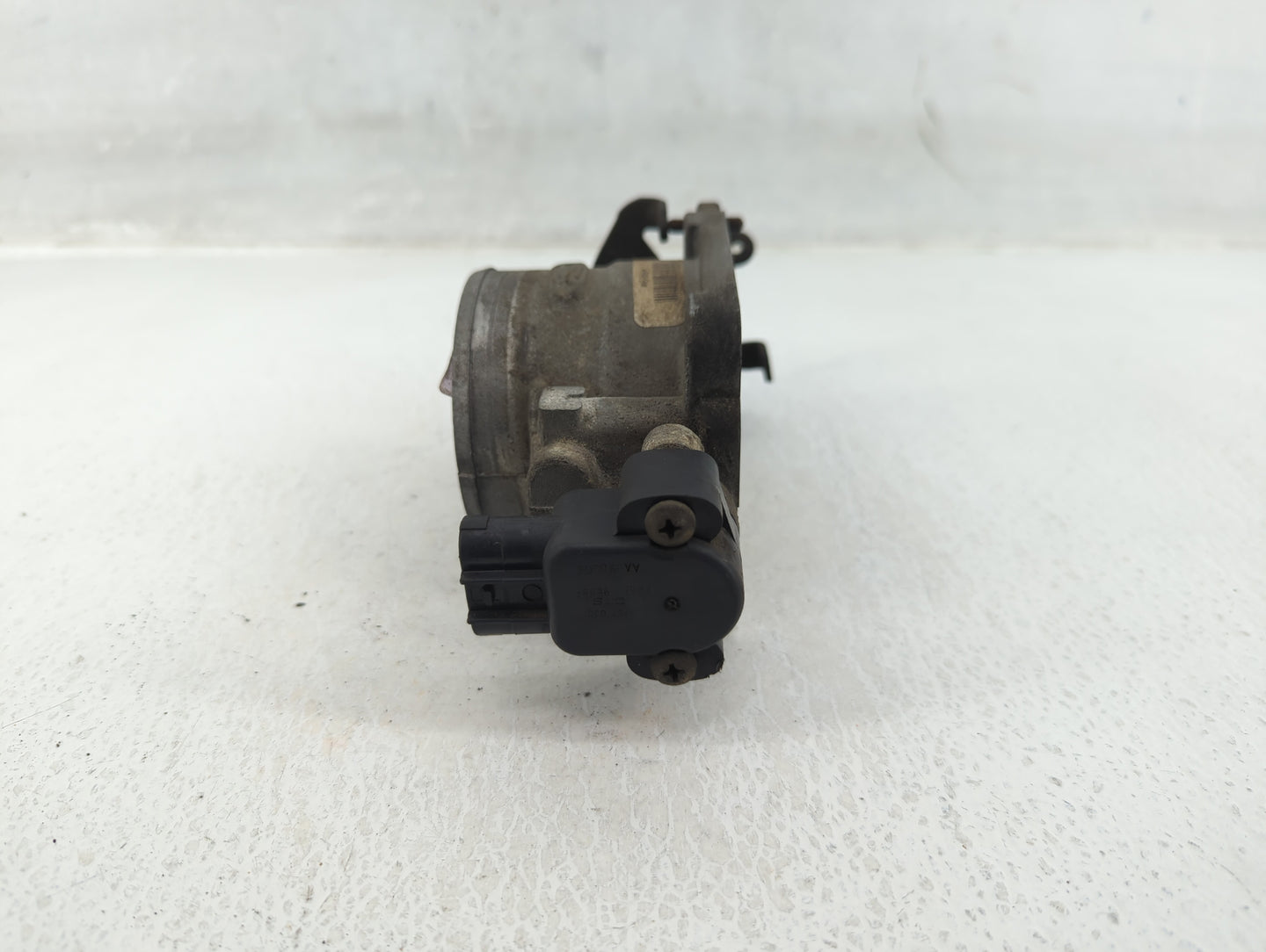 1999 Mercedes-Benz E350 Throttle Body P/N:F81U-AC YC2U-BC Fits Fits 1998 2000 2001 2002 2003 2004 2005 OEM Used Auto Parts -
