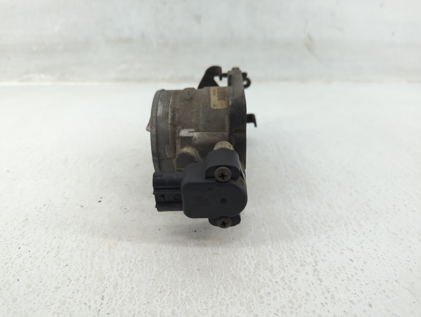 1999 Mercedes-Benz E350 Throttle Body P/N:F81U-AC YC2U-BC Fits Fits 1998 2000 2001 2002 2003 2004 2005 OEM Used Auto Parts -