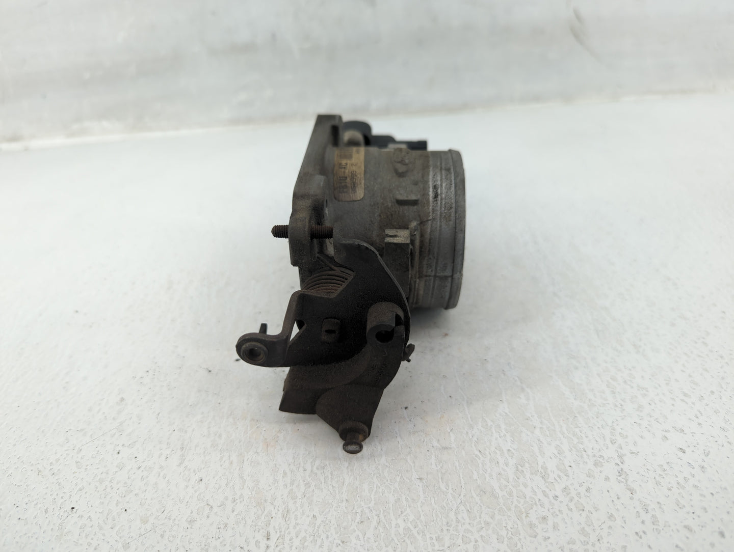 1999 Mercedes-Benz E350 Throttle Body P/N:F81U-AC YC2U-BC Fits Fits 1998 2000 2001 2002 2003 2004 2005 OEM Used Auto Parts -
