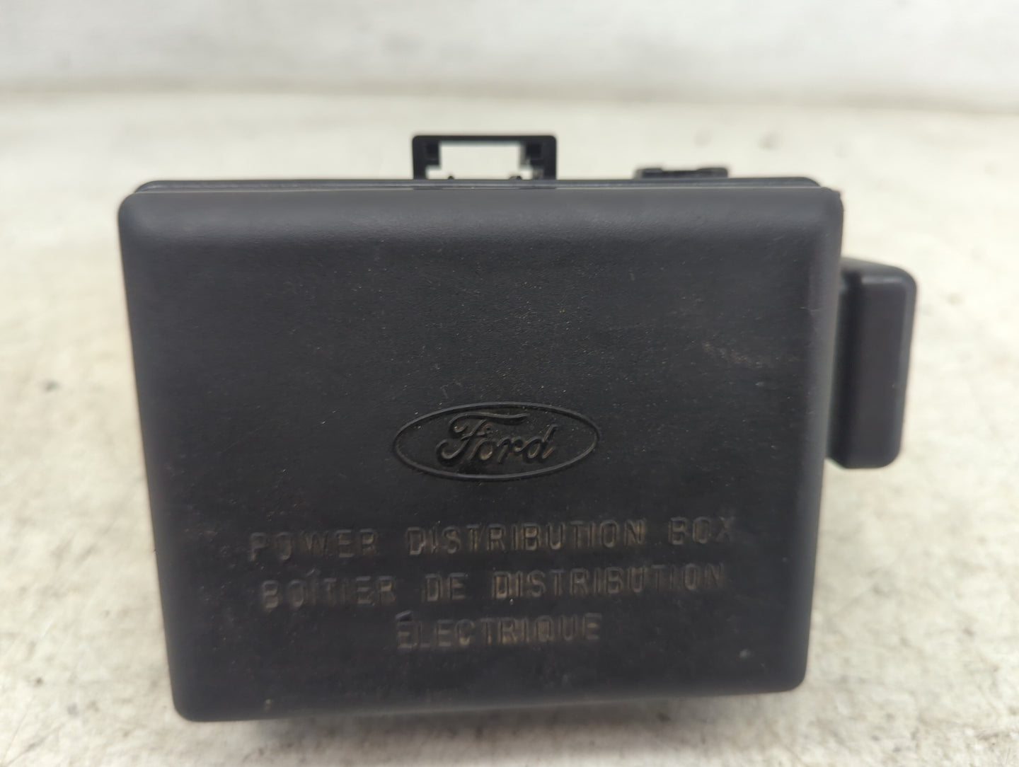1999 Mercury Grand Marquis Fusebox Fuse Box Panel Relay Module Fits OEM Used Auto Parts - Oemusedautoparts1.com