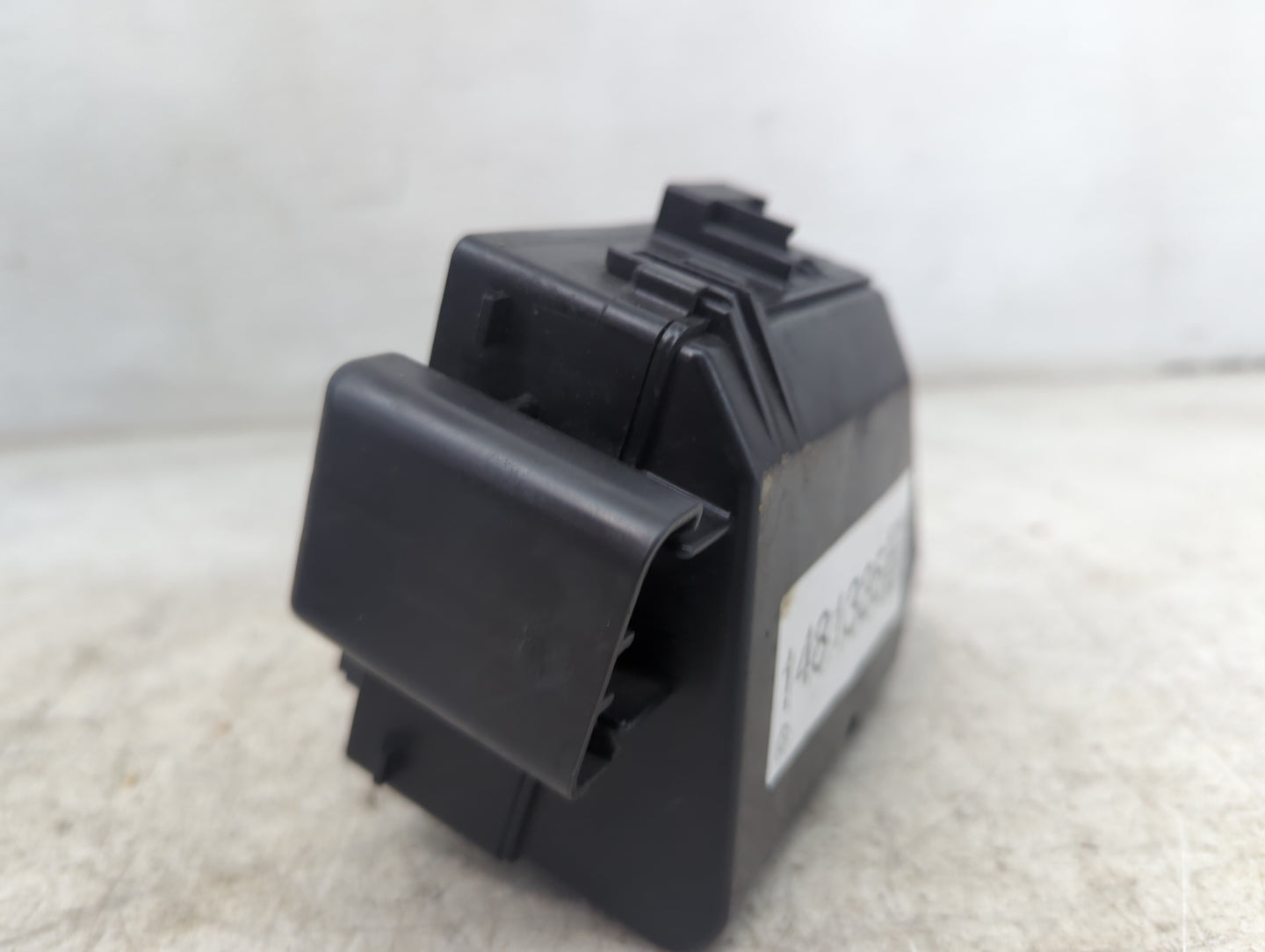 1999 Mercury Grand Marquis Fusebox Fuse Box Panel Relay Module Fits OEM Used Auto Parts - Oemusedautoparts1.com
