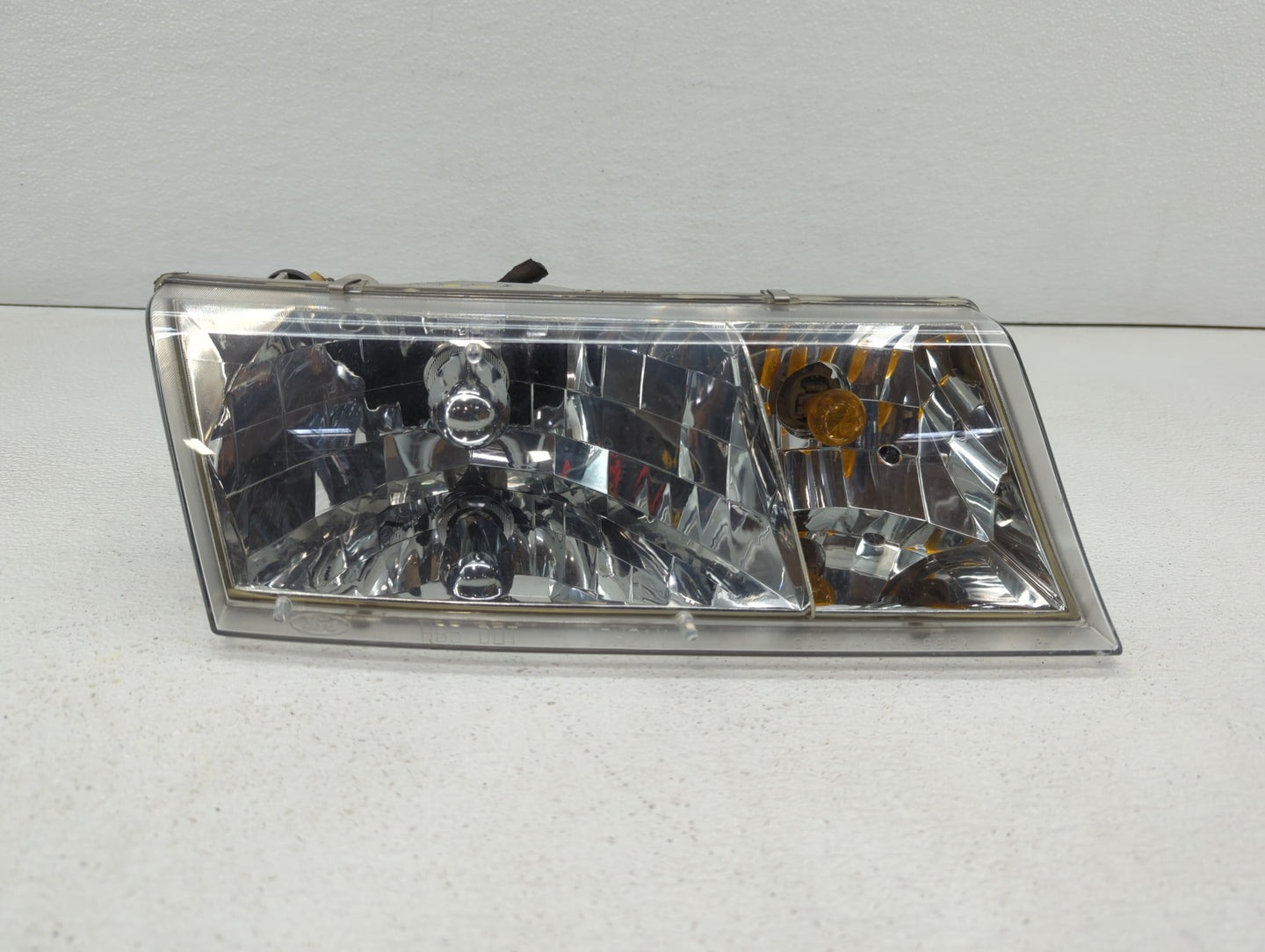 1999 Mercury Grand Marquis Passenger Right Oem Head Light Headlight Lamp - Oemusedautoparts1.com