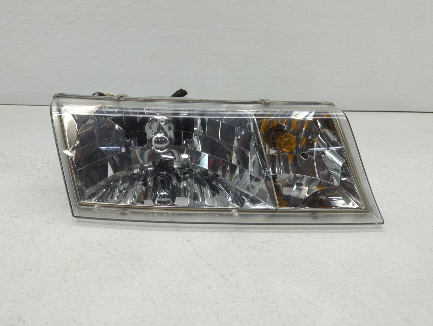 1999 Mercury Grand Marquis Passenger Right Oem Head Light Headlight Lamp - Oemusedautoparts1.com