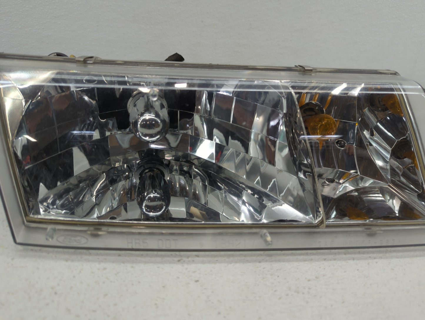 1999 Mercury Grand Marquis Passenger Right Oem Head Light Headlight Lamp - Oemusedautoparts1.com
