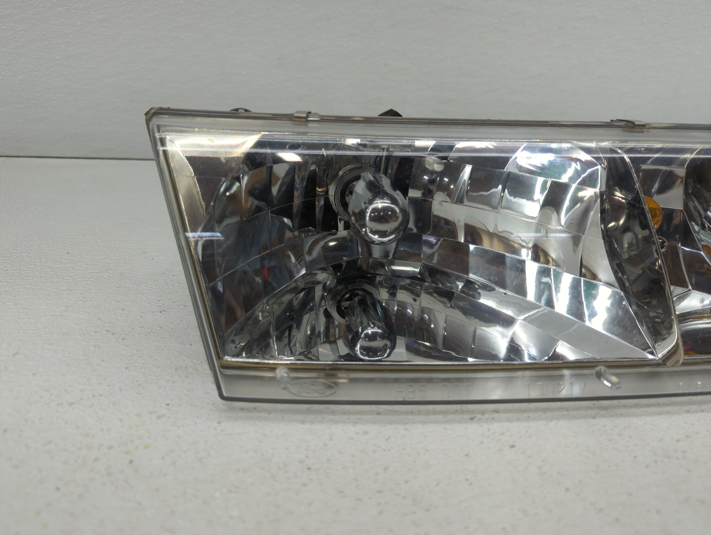 1999 Mercury Grand Marquis Passenger Right Oem Head Light Headlight Lamp - Oemusedautoparts1.com