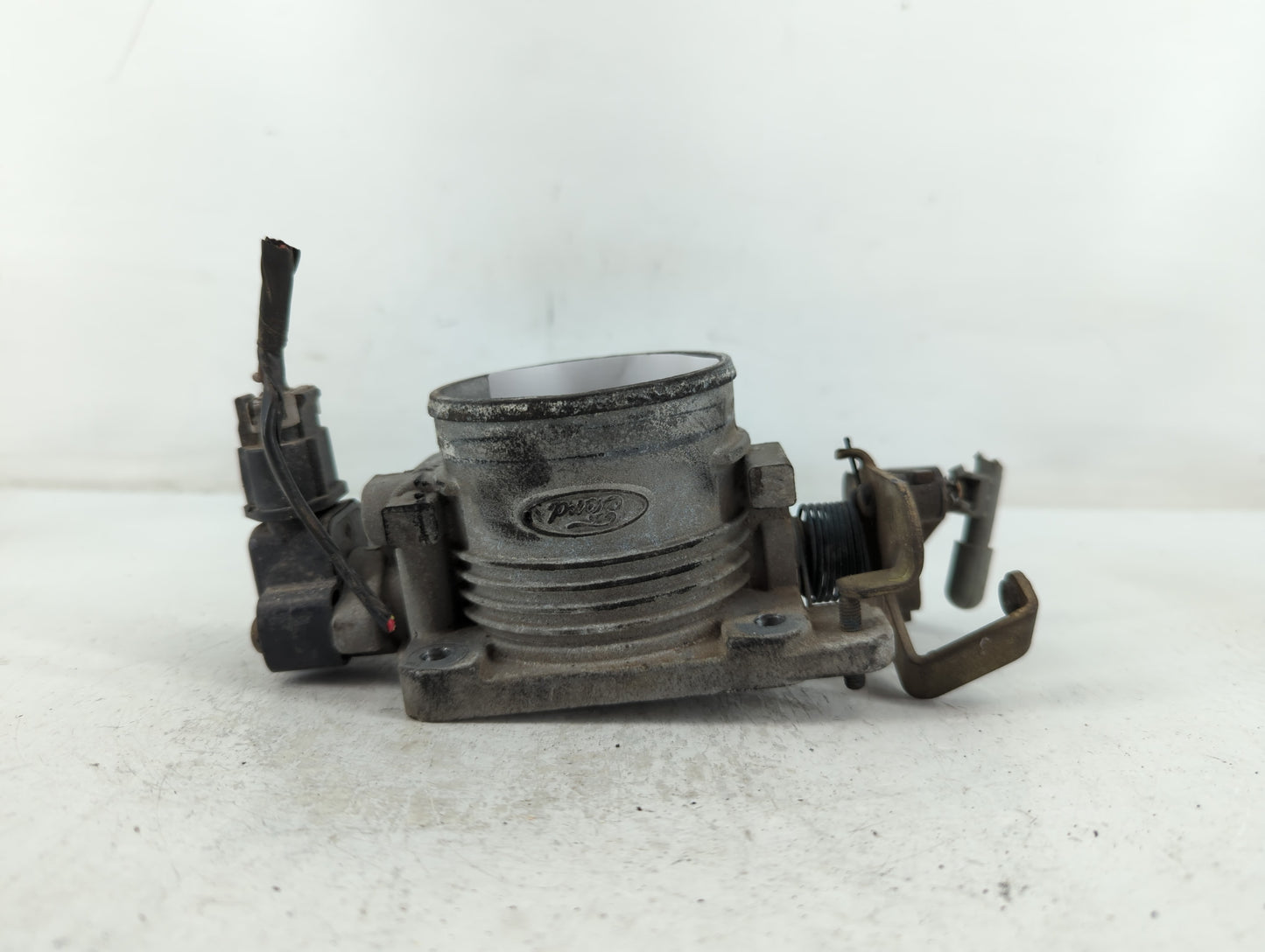 1998-2004 Mercury Grand Marquis Throttle Body P/N:F4SF 98989 Fits Fits 1998 1999 2000 2001 2002 2003 2004 OEM Used Auto Part