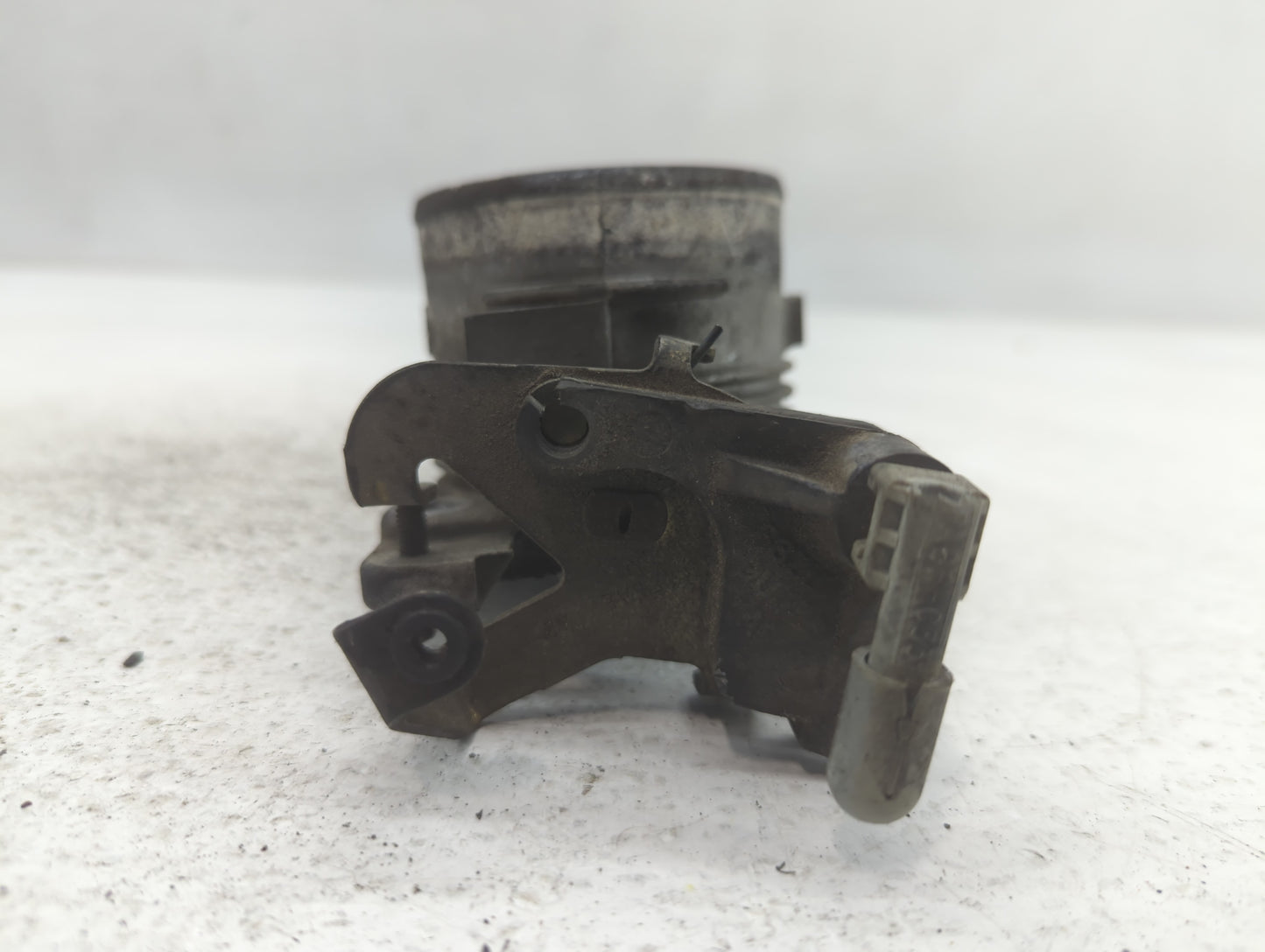 1998-2004 Mercury Grand Marquis Throttle Body Fits Fits 1998 1999 2000 2001 2002 2003 2004 OEM Used Auto Parts - Oemusedauto
