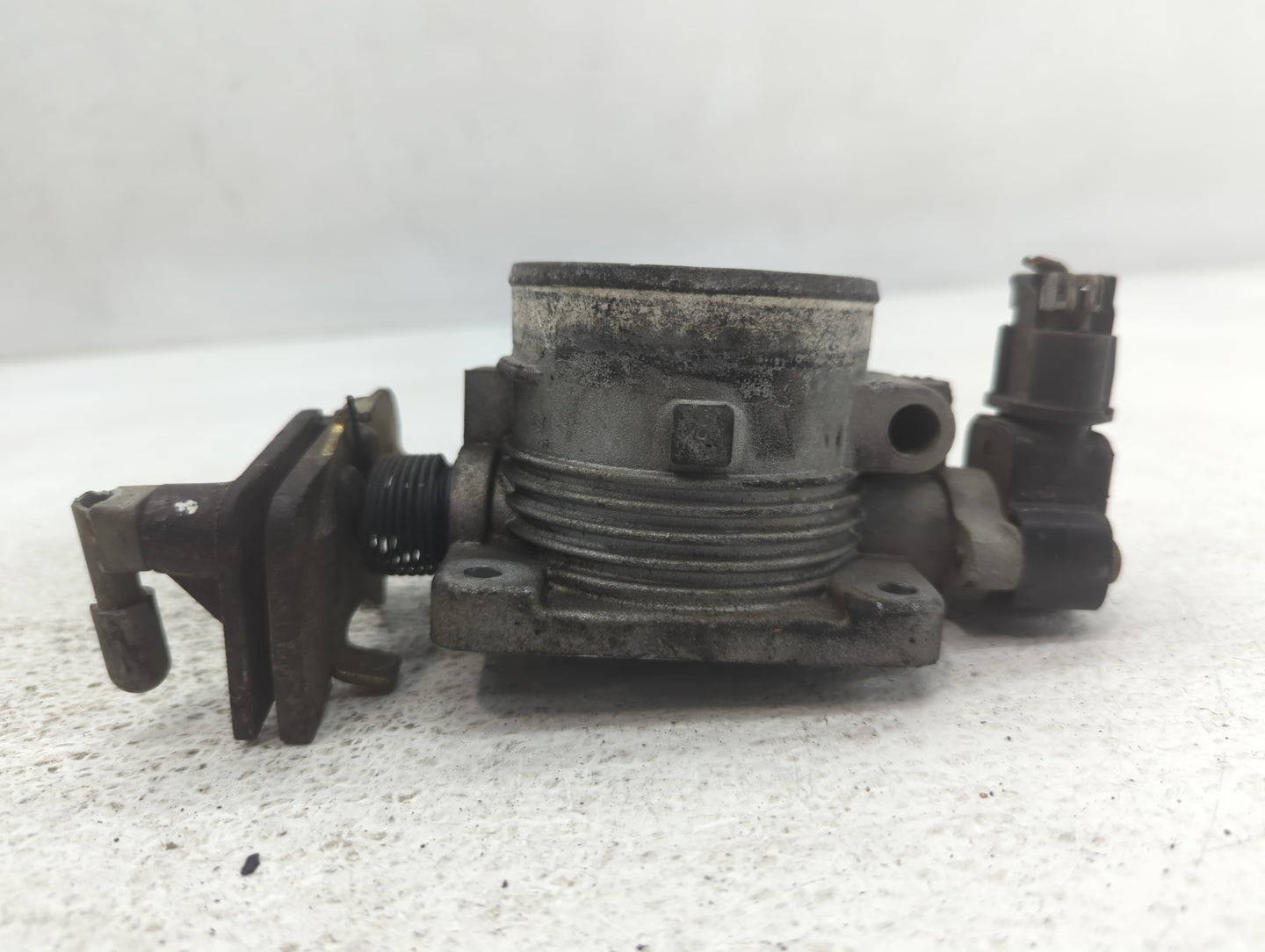 1998-2004 Mercury Grand Marquis Throttle Body Fits Fits 1998 1999 2000 2001 2002 2003 2004 OEM Used Auto Parts - Oemusedauto