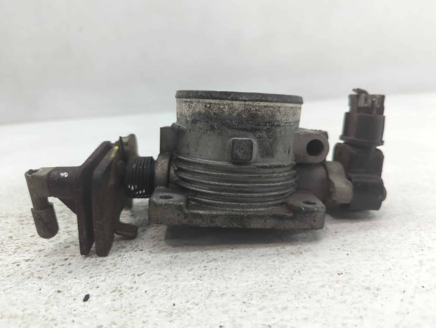1998-2004 Mercury Grand Marquis Throttle Body Fits Fits 1998 1999 2000 2001 2002 2003 2004 OEM Used Auto Parts - Oemusedauto