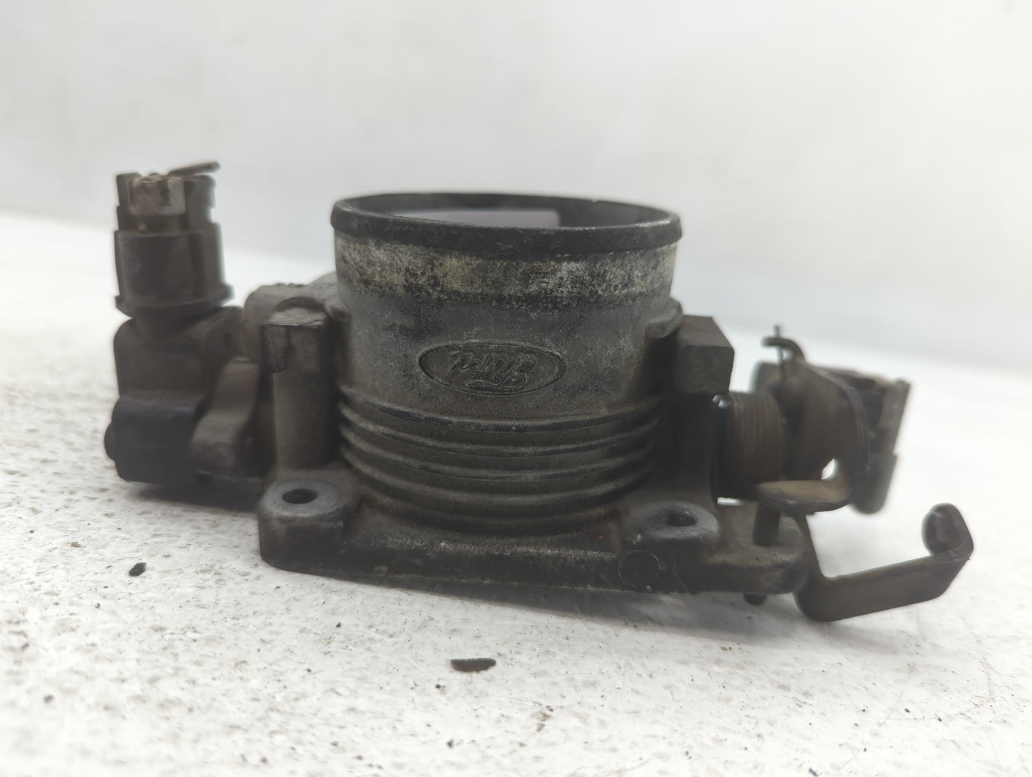 1998-2004 Mercury Grand Marquis Throttle Body Fits Fits 1998 1999 2000 2001 2002 2003 2004 OEM Used Auto Parts - Oemusedauto