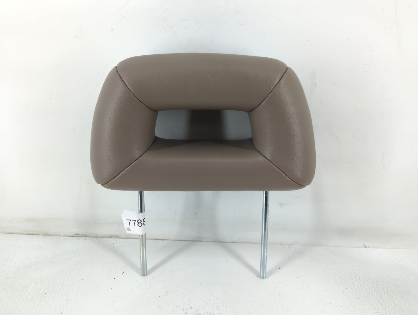 1998-2000 Mercury Grand Marquis Headrest Head Rest Front Driver Passenger Seat Fits Fits 1998 1999 2000 OEM Used Auto Parts 