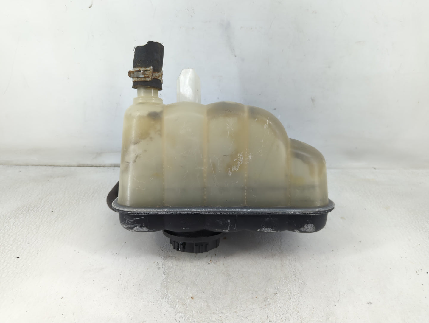 1998 Grand Marquis Radiator Coolant Overflow Expansion Tank Bottle - Oemusedautoparts1.com