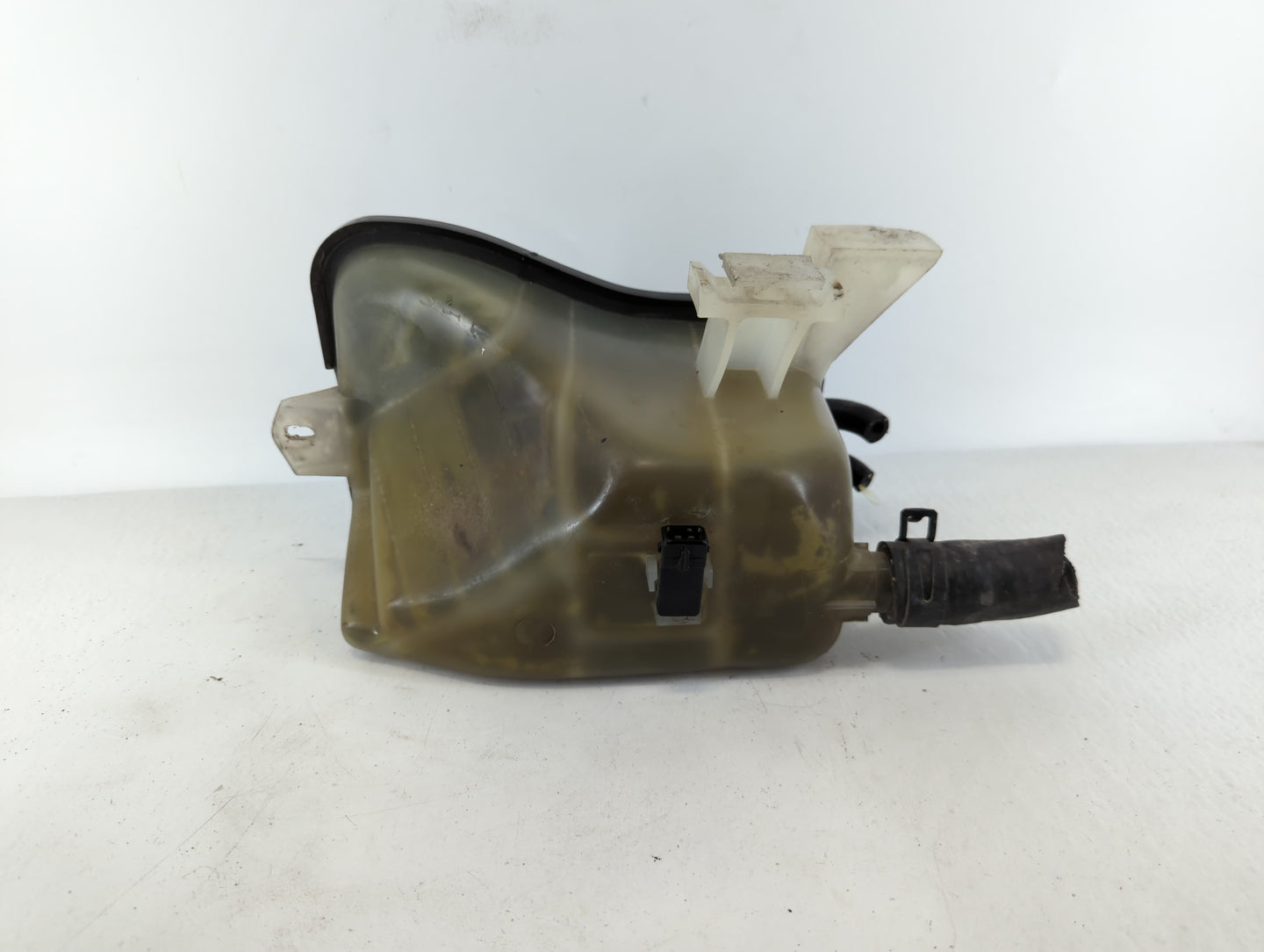 1997-2005 Mercury Sable Windshield Washer Fluid Reservoir Bottle Oem - Oemusedautoparts1.com