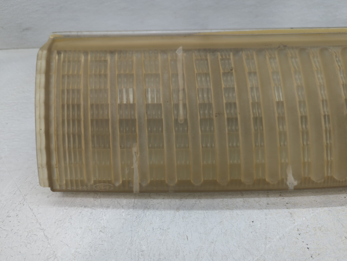 1998-1999 Mercury Sable Rear Center Lid Brake Light Tail Light P/N:ESB-M4D100-A1 E94B-13A284-AC Fits Fits 1998 1999 OEM Used