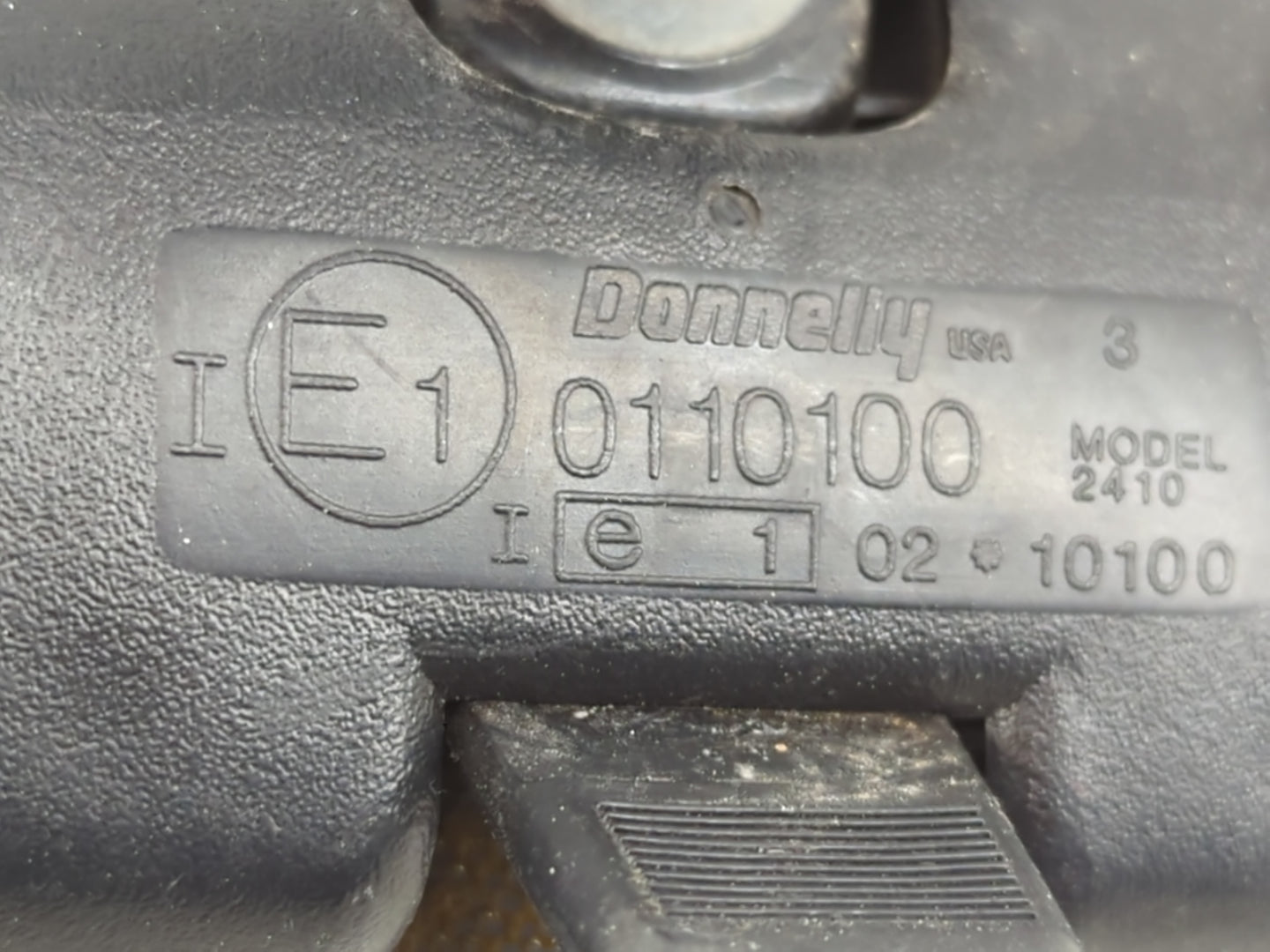 1999 Mitsubishi Montero Sport Interior Rear View Mirror Replacement OEM P/N:E10110100 Fits OEM Used Auto Parts - Oemusedauto