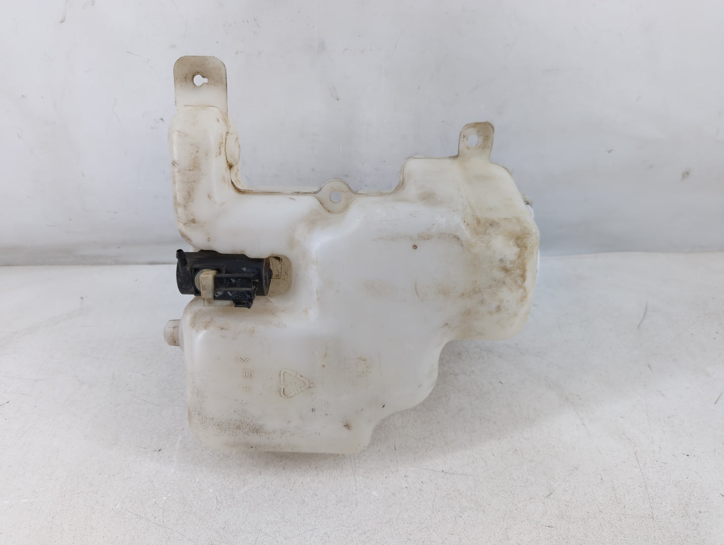 1999 Montero Sport Windshield Washer Fluid Reservoir Bottle Oem - Oemusedautoparts1.com