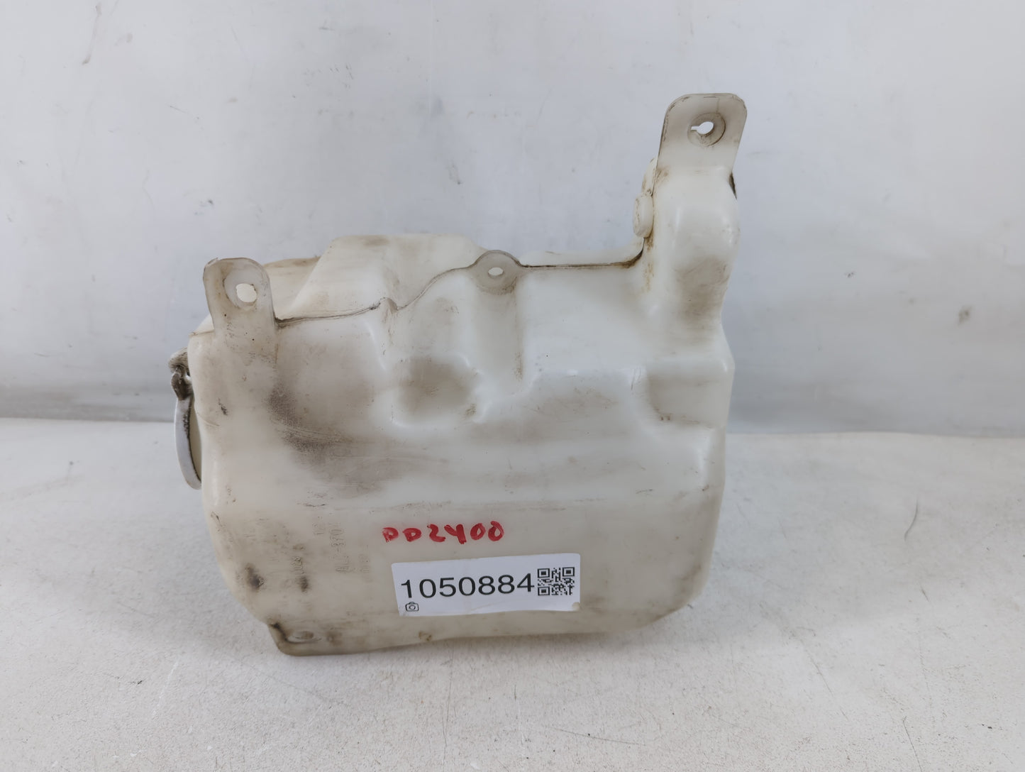 1999 Montero Sport Windshield Washer Fluid Reservoir Bottle Oem - Oemusedautoparts1.com