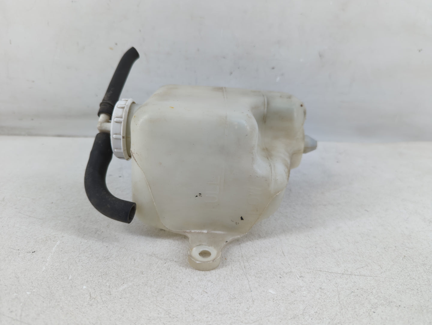 1999 Montero Sport Windshield Washer Fluid Reservoir Bottle Oem - Oemusedautoparts1.com
