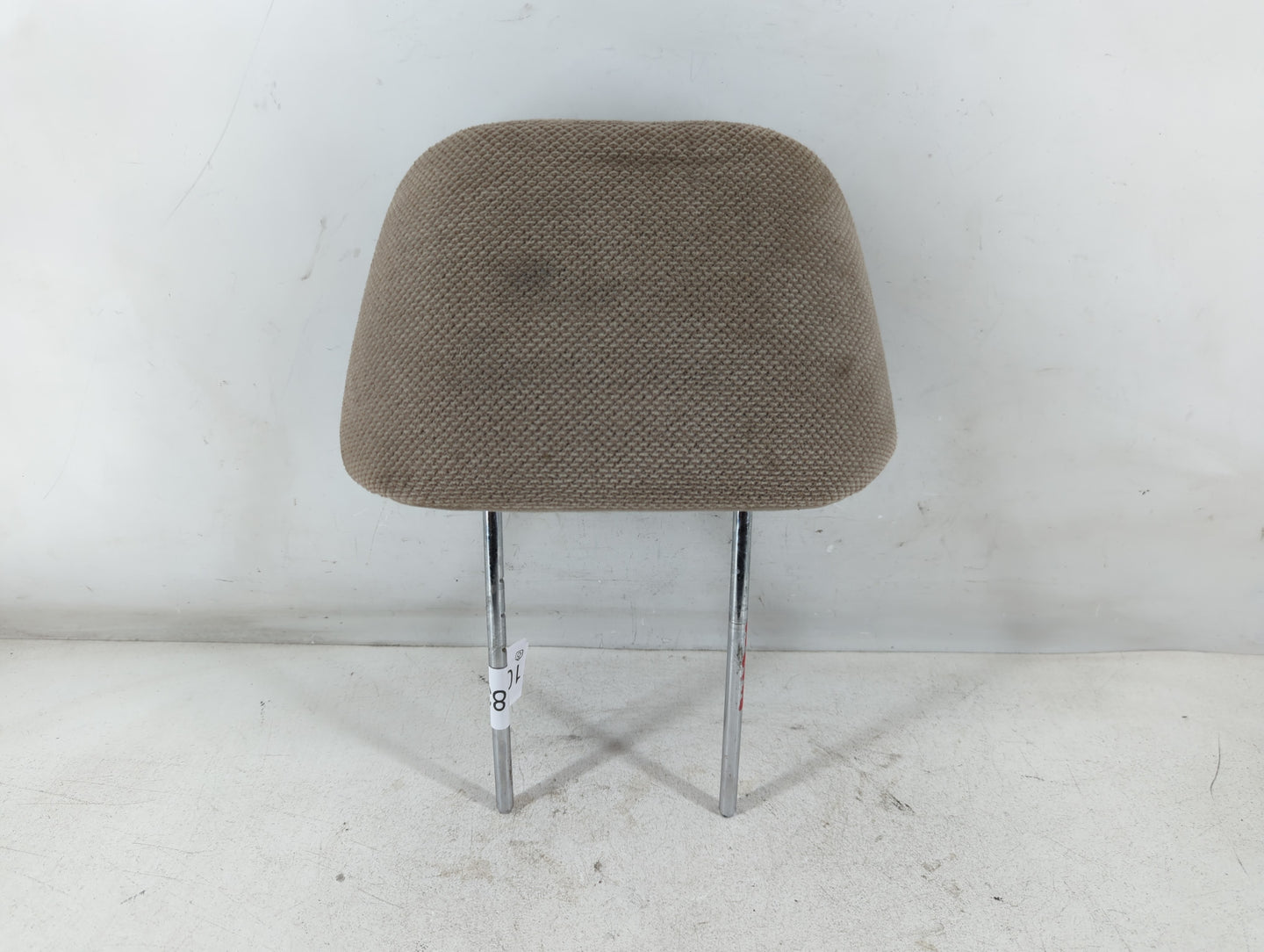 1999 Mitsubishi Montero Sport Headrest Head Rest Front Driver Passenger Seat Fits OEM Used Auto Parts - Oemusedautoparts1.co