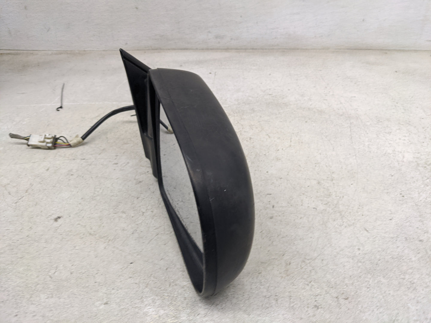 1997-2002 Mitsubishi Montero Sport Passenger Side View Mirror - Right Door Mirror OEM Used - Oemusedautoparts1.com