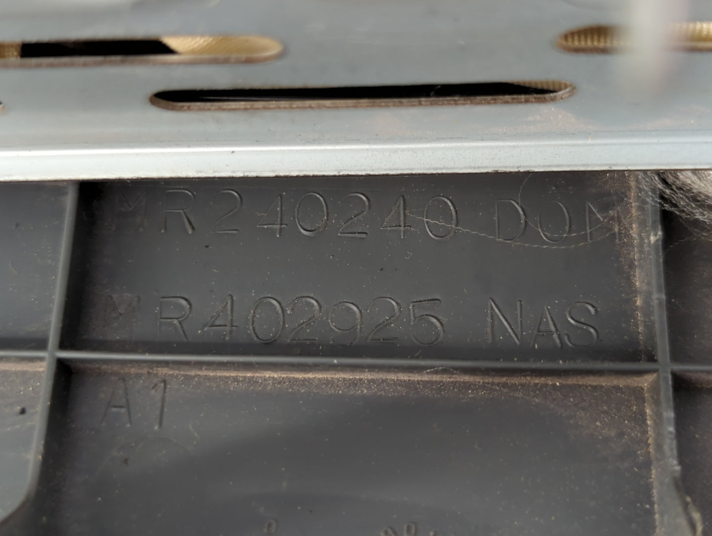1997-2004 Mitsubishi Montero Sport Air Bag Passenger Right Dashboard Oem - Oemusedautoparts1.com