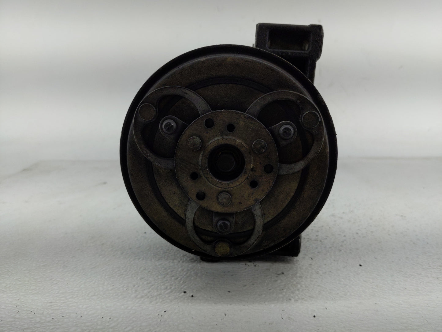 1998-1999 Nissan Altima Air Conditioning A/c Ac Compressor Oem - Oemusedautoparts1.com