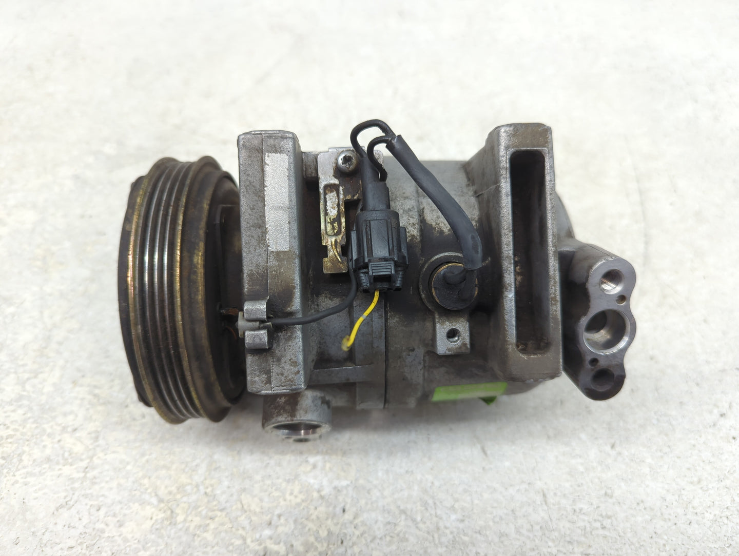 1998-1999 Nissan Altima Air Conditioning A/c Ac Compressor Oem - Oemusedautoparts1.com
