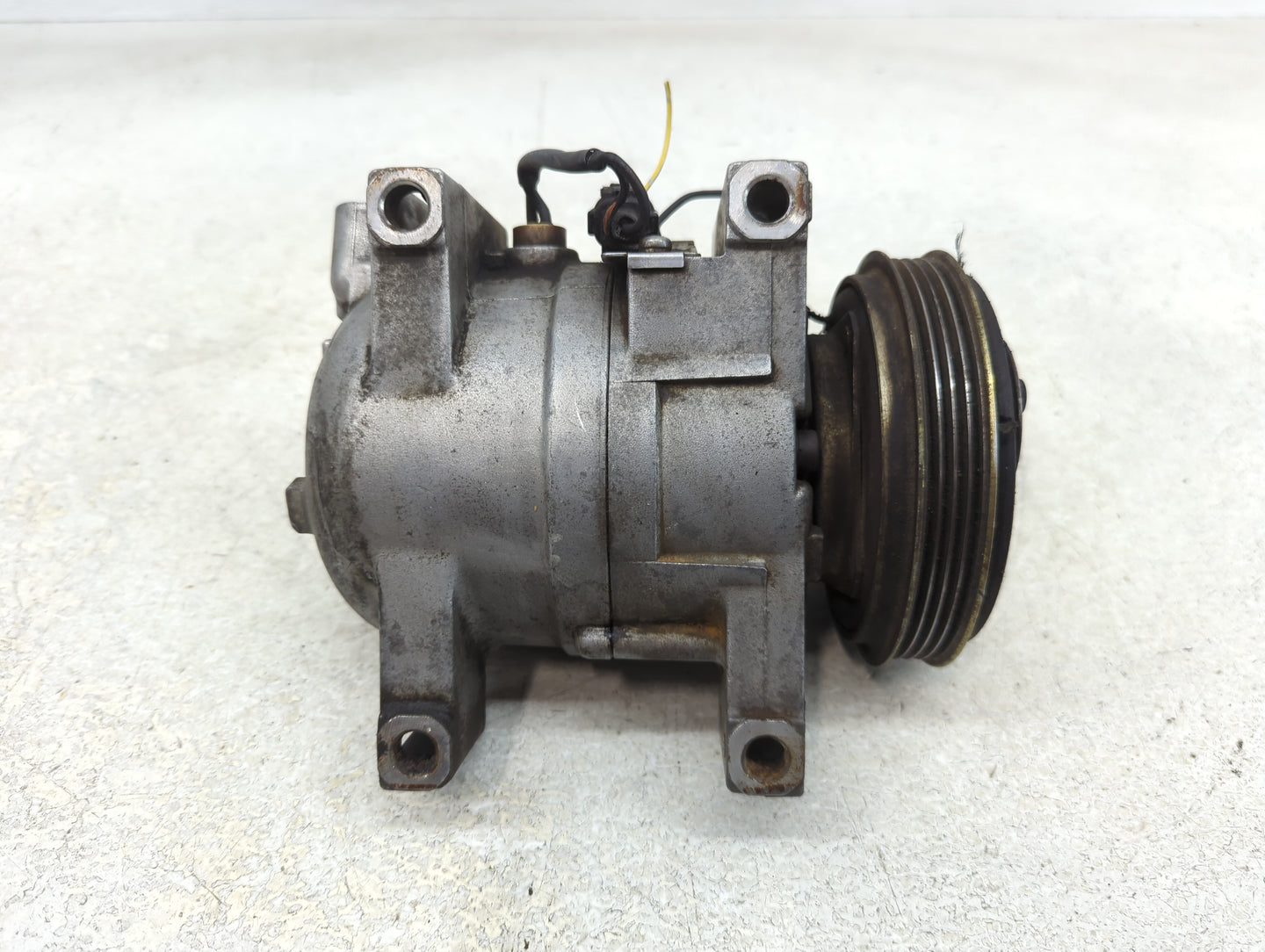 1998-1999 Nissan Altima Air Conditioning A/c Ac Compressor Oem - Oemusedautoparts1.com