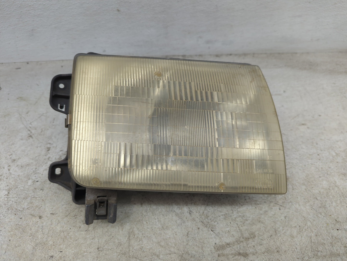 1998-1999 Nissan Frontier Passenger Right Oem Head Light Headlight Lamp - Oemusedautoparts1.com