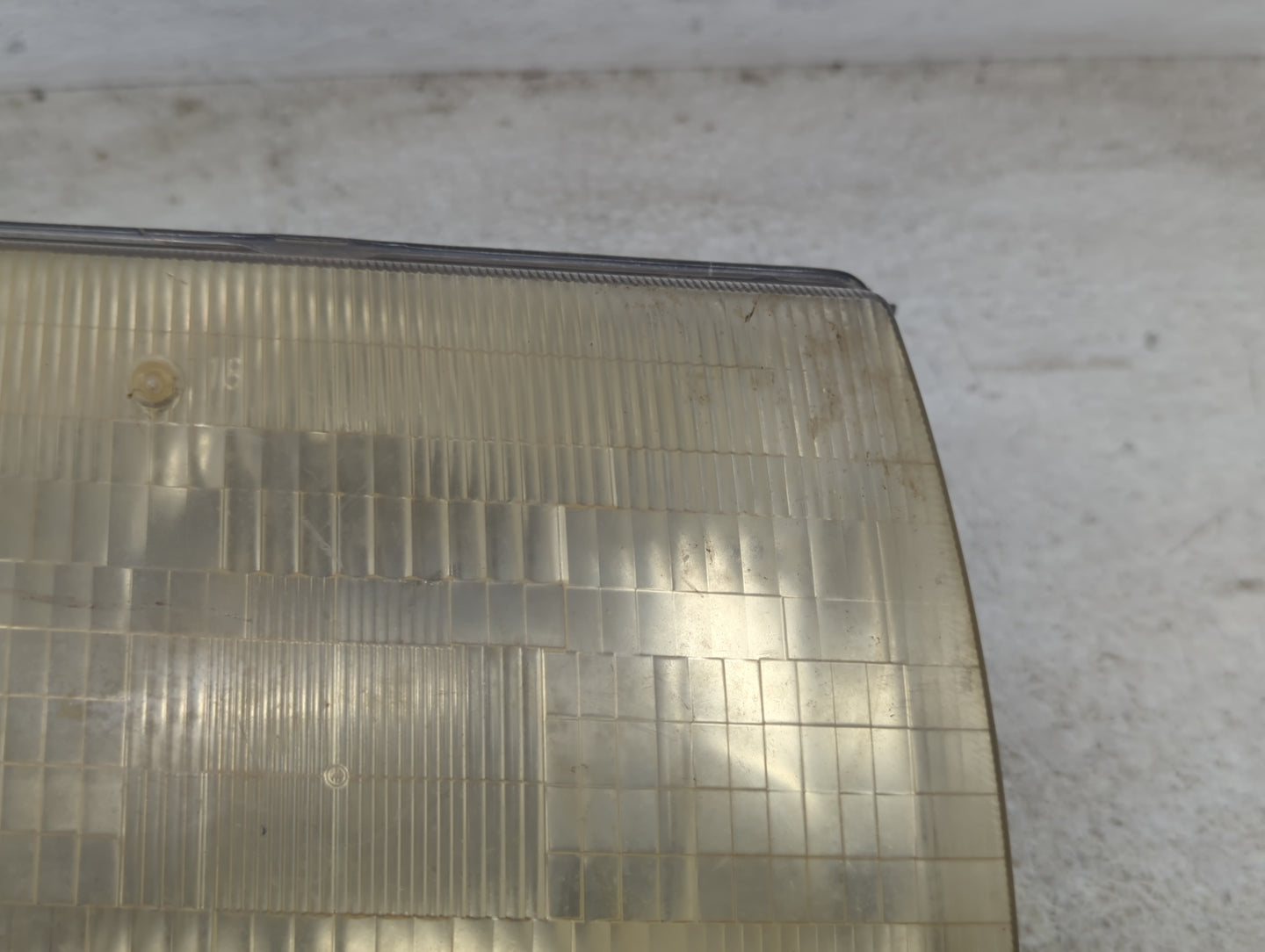 1998-1999 Nissan Frontier Passenger Right Oem Head Light Headlight Lamp - Oemusedautoparts1.com