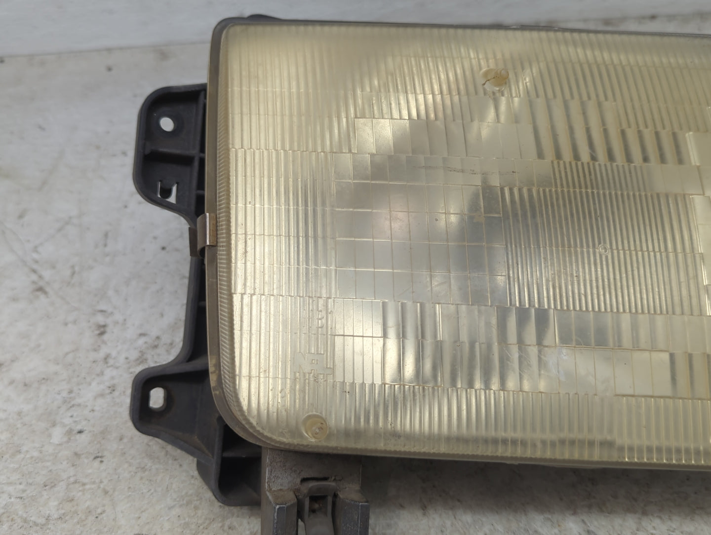 1998-1999 Nissan Frontier Passenger Right Oem Head Light Headlight Lamp - Oemusedautoparts1.com