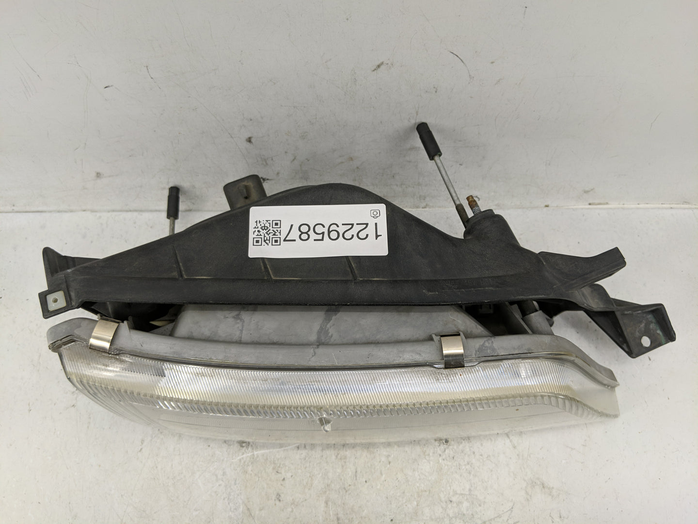 1997-1999 Nissan Maxima Passenger Right Oem Head Light Headlight Lamp - Oemusedautoparts1.com