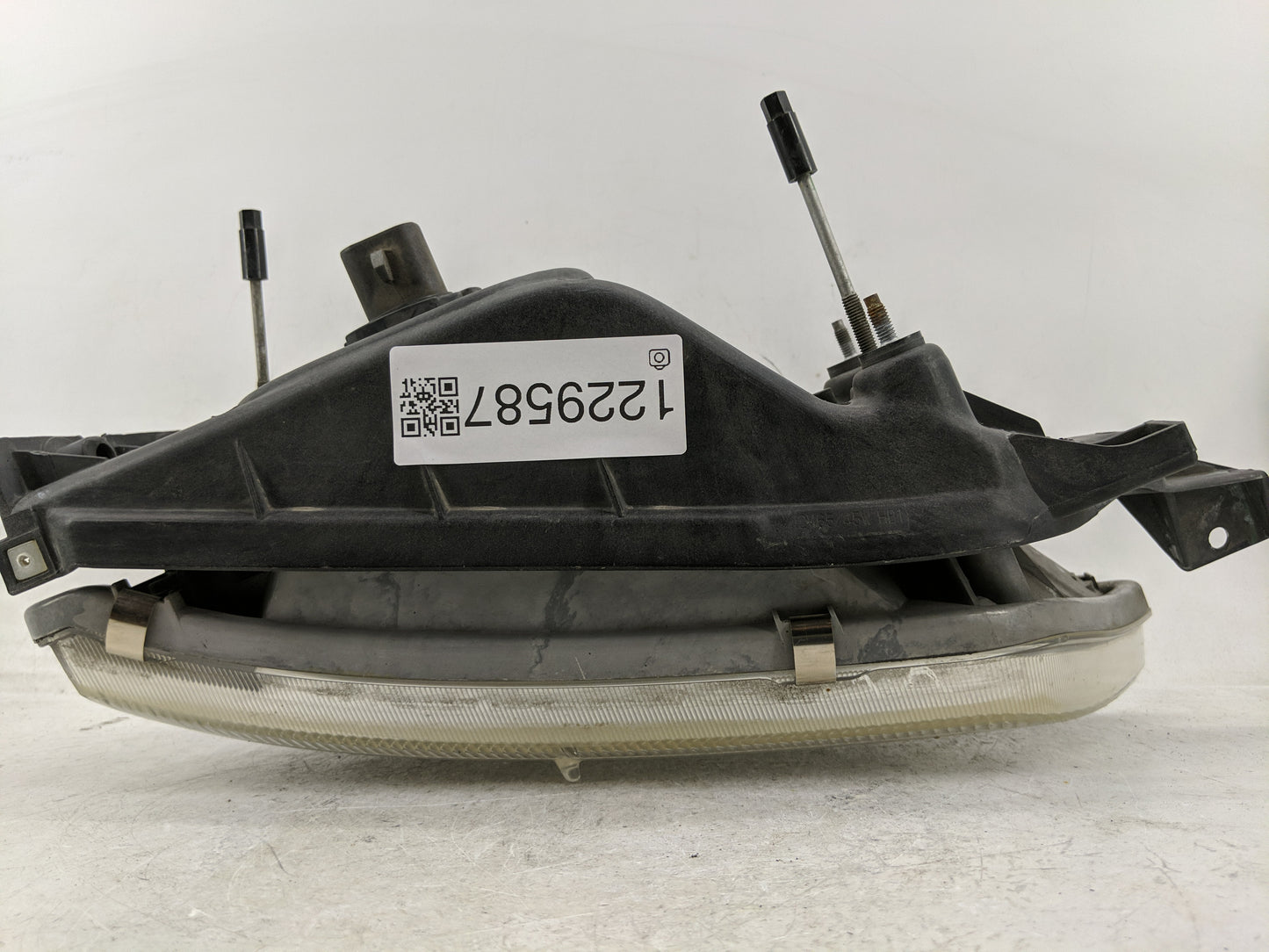 1997-1999 Nissan Maxima Passenger Right Oem Head Light Headlight Lamp - Oemusedautoparts1.com