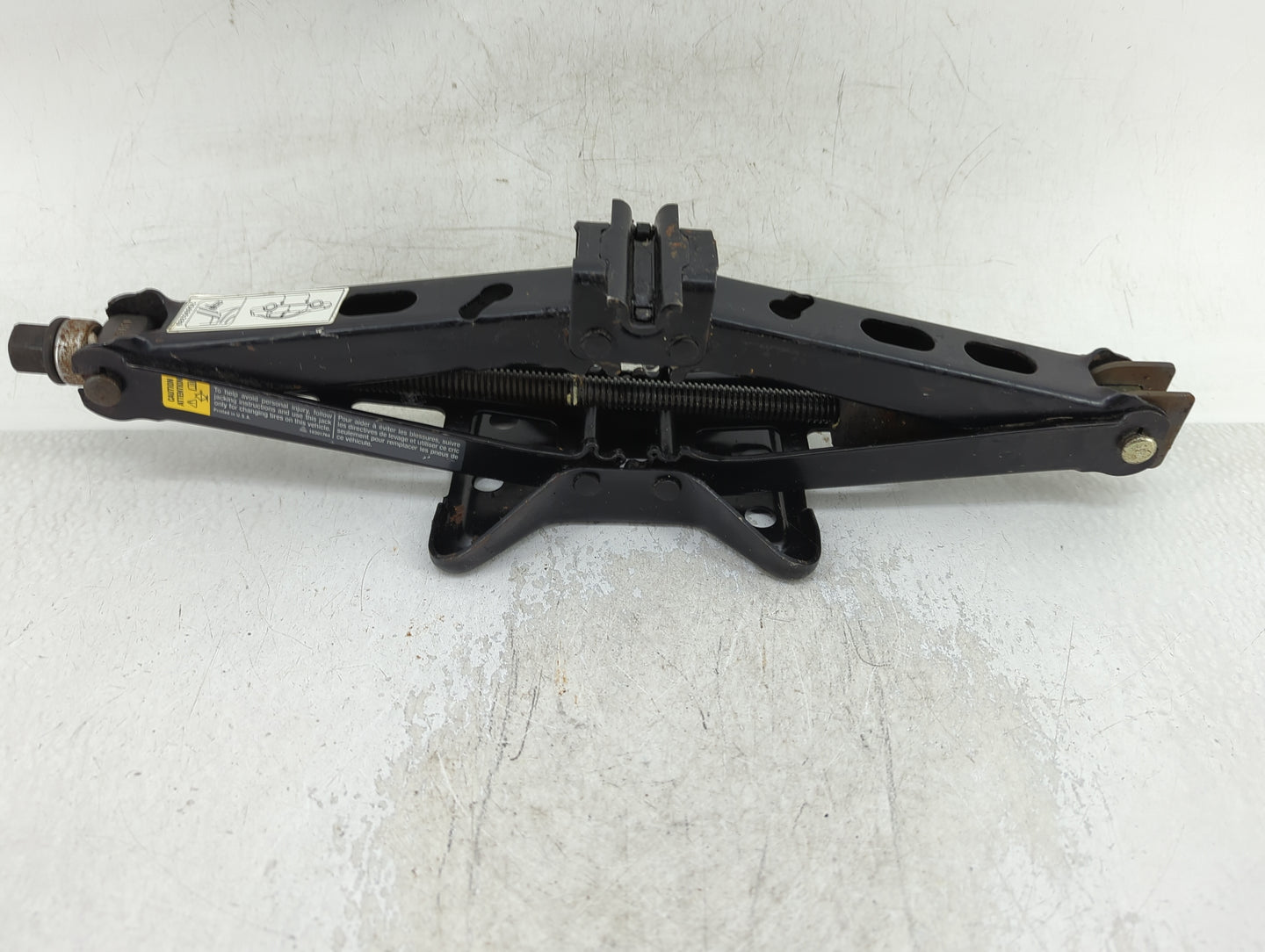 1999 Oldsmobile Alero Spare Scissor Car Jack - Oemusedautoparts1.com
