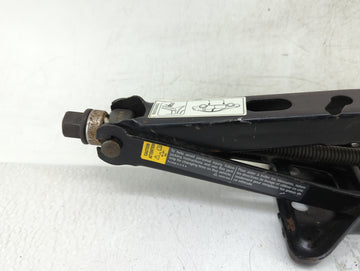 1999 Oldsmobile Alero Spare Scissor Car Jack
