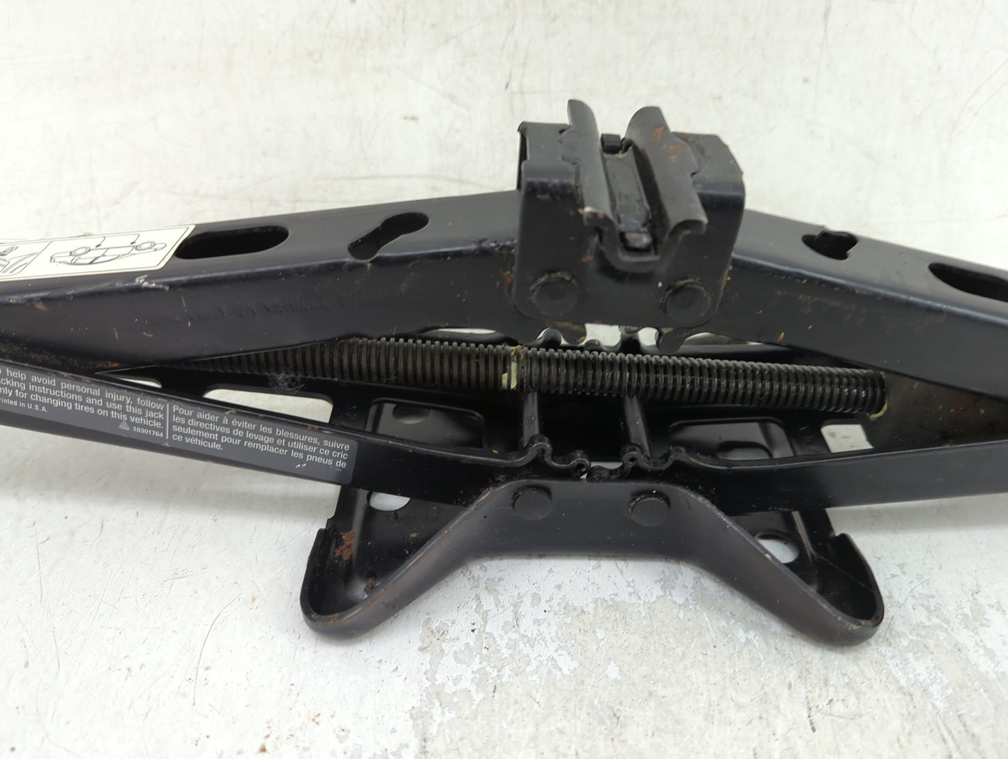 1999 Oldsmobile Alero Spare Scissor Car Jack - Oemusedautoparts1.com