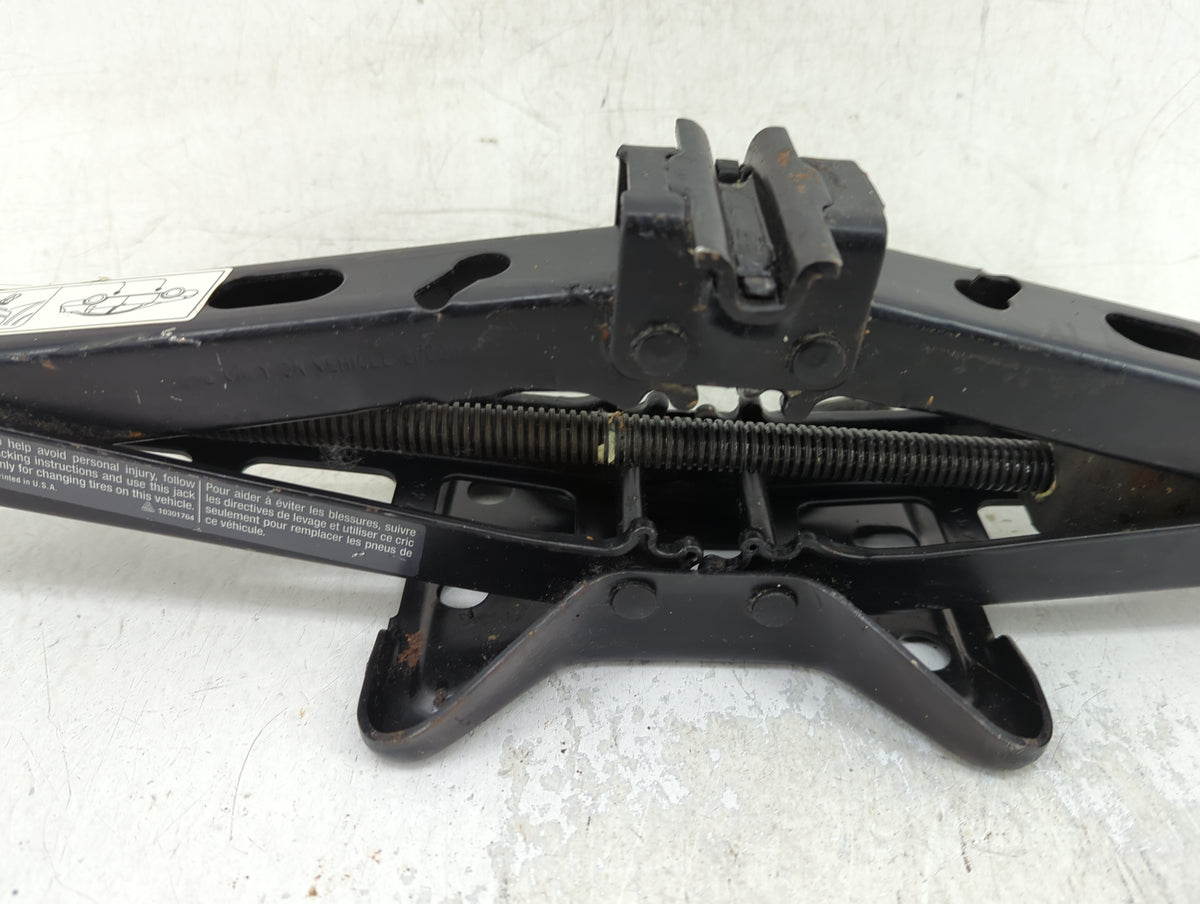 1999 Oldsmobile Alero Spare Scissor Car Jack - Oemusedautoparts1.com