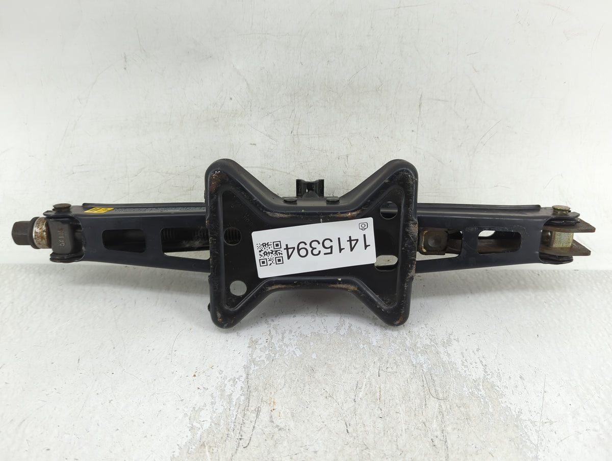 1999 Oldsmobile Alero Spare Scissor Car Jack - Oemusedautoparts1.com