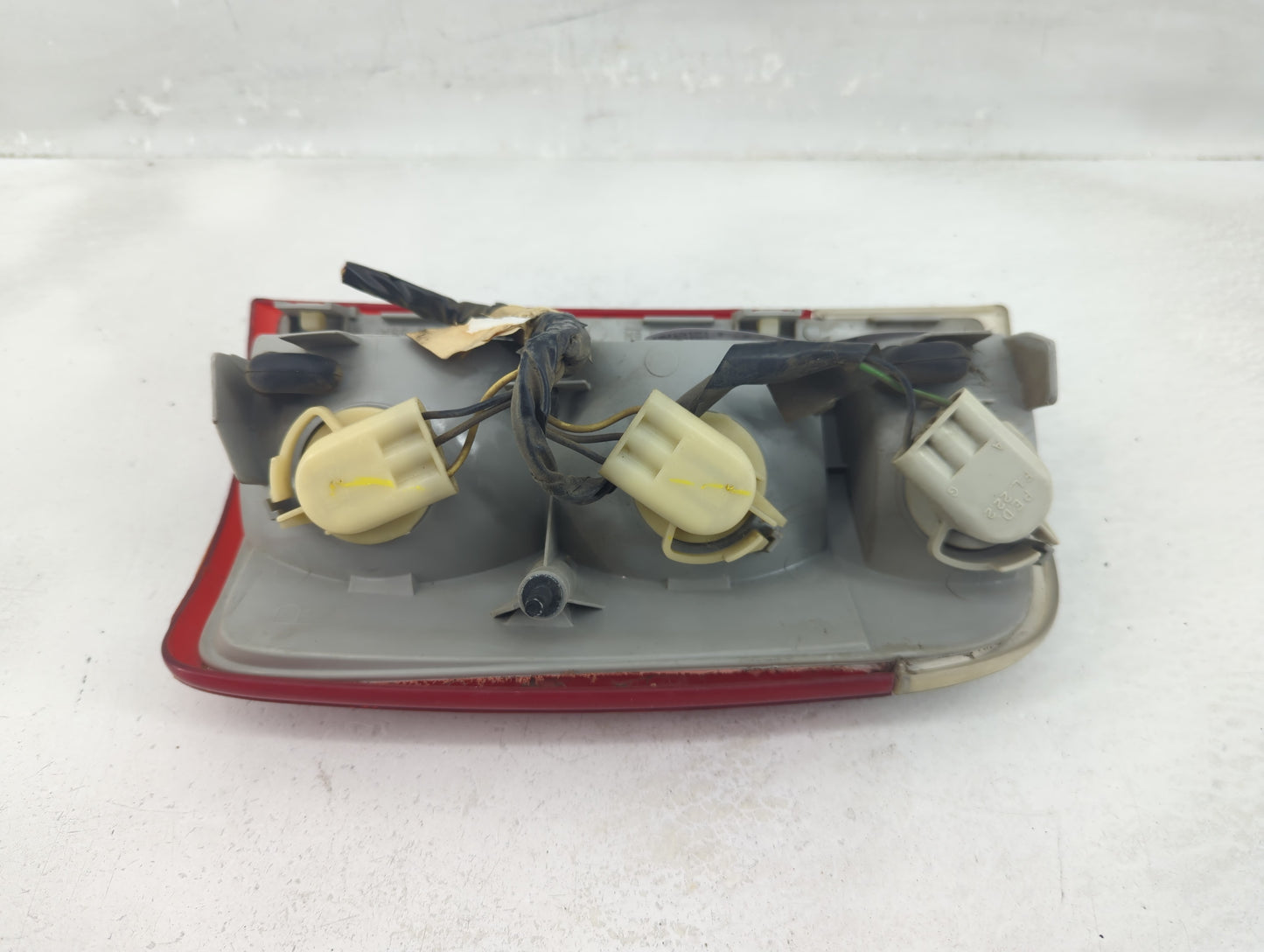1996-2001 Oldsmobile Bravada Tail Light Assembly Passenger Right OEM P/N:16518500 Fits OEM Used Auto Parts - Oemusedautopart